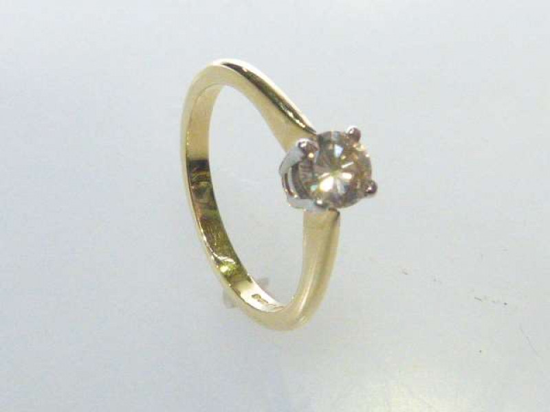 Single stone diamond ring, the four claw set diamond estimated to weigh 0.45 carats, hallmarked 18ct gold, size N