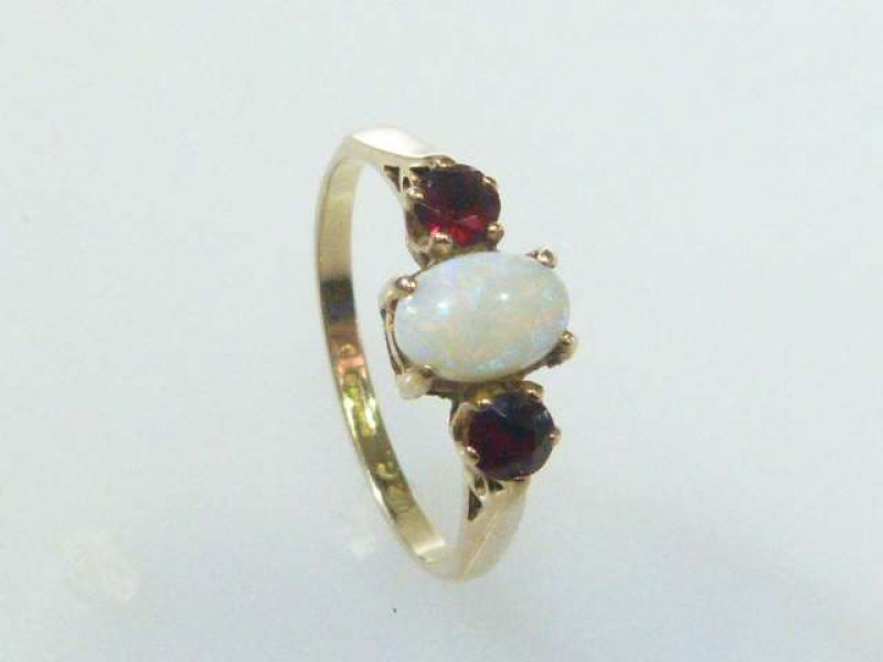 9ct gold, opal and garnet ring, hallmarked, size P