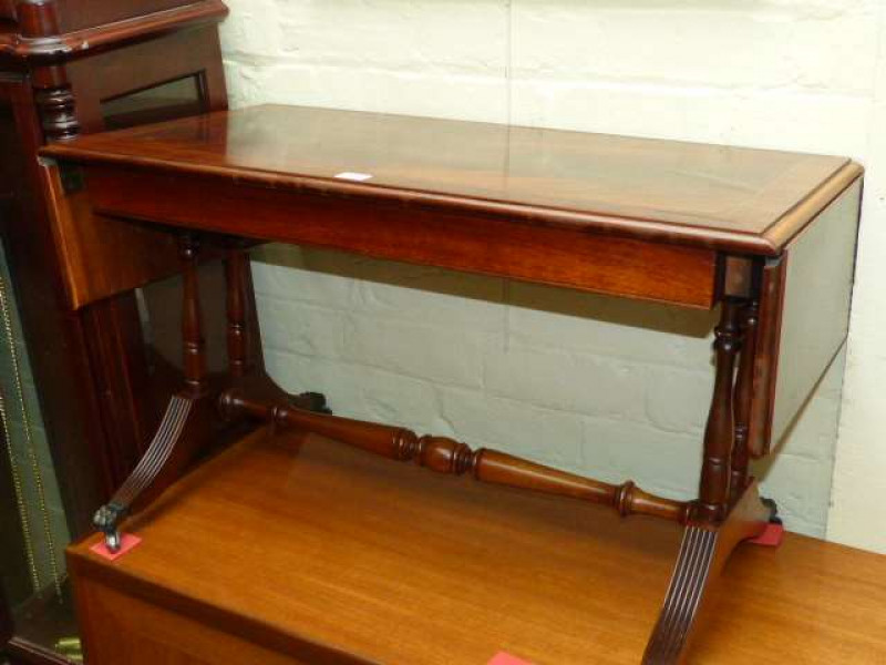 Mahogany and Satinwood crossbanded sofa coffee table