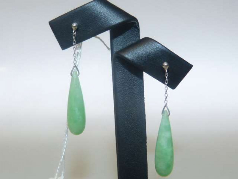 Pair of jadeite drop earrings, each stamped 9ct, drop 4.5cm, gross 6 grams
