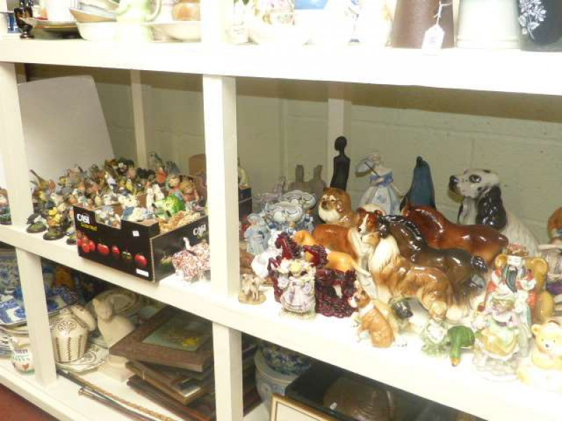 Collection of bird and animal ornaments, figures, etc