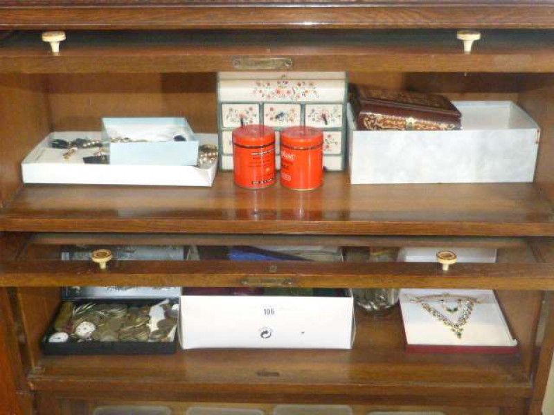 Collection of coinage and costume jewellery