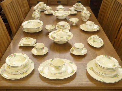 Royal Doulton 'Minden' dinner service, pattern no. D5334, approximately...