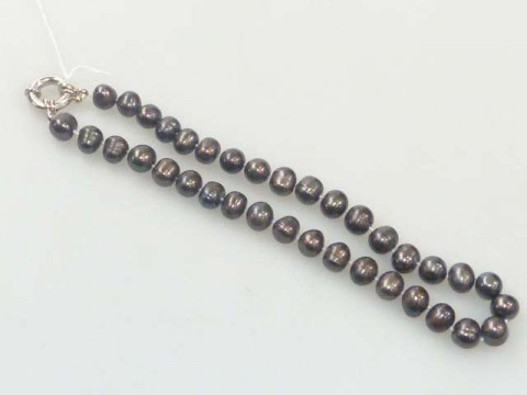 Black freshwater pearl necklace with stainless steel clasp