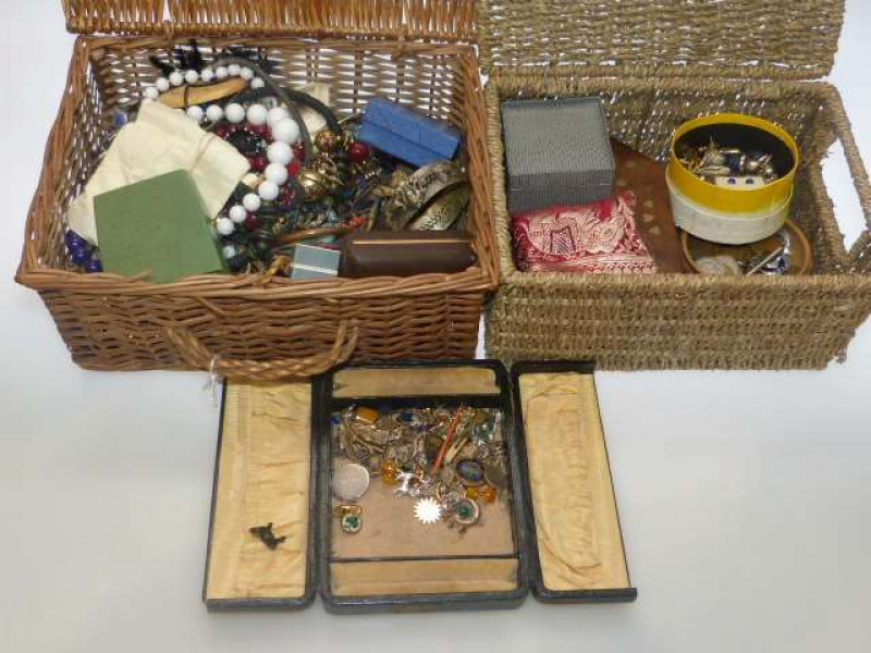Large collection of costume jewellery