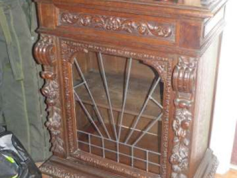 Victorian carved oak leaded glazed door cabinet (woodwormed)