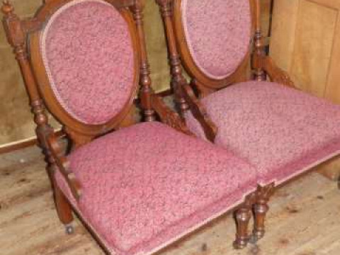 Pair Victorian walnut oval panel back nursing chairs