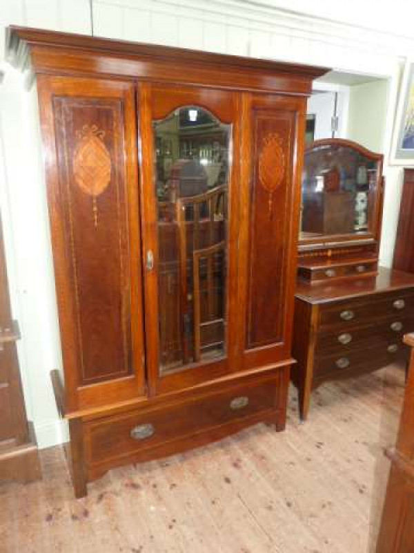 Edwardian inlaid mahogany mirror door wardrobe, dressing chest and double bedstead