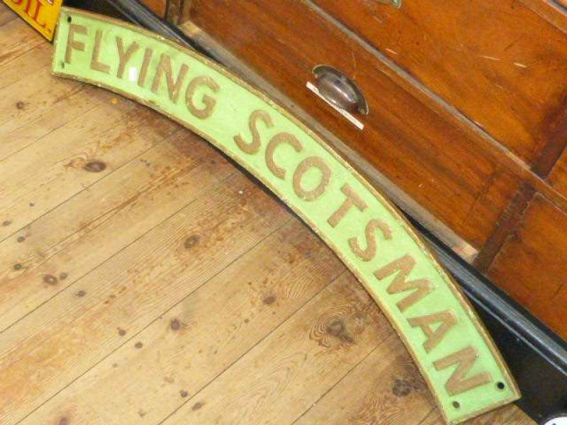 Cast metal 'Flying Scotsman' sign