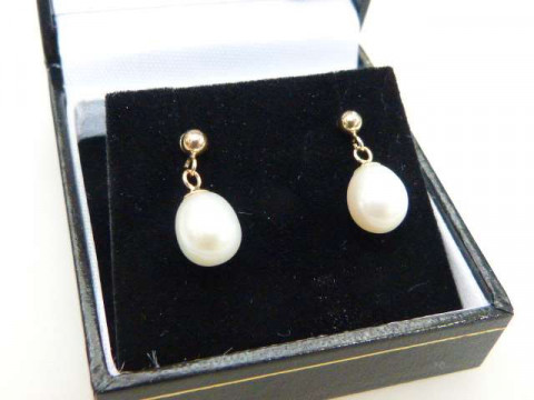 Pair of cultured pearl earrings, each stamped 9k/375