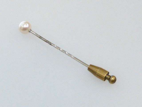 Cultured pearl stock pin, in a fitted case