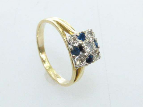 18ct gold, sapphire and diamond ring, size R