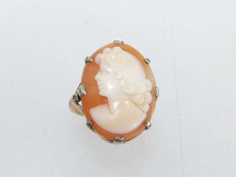 9ct gold cameo ring, size J