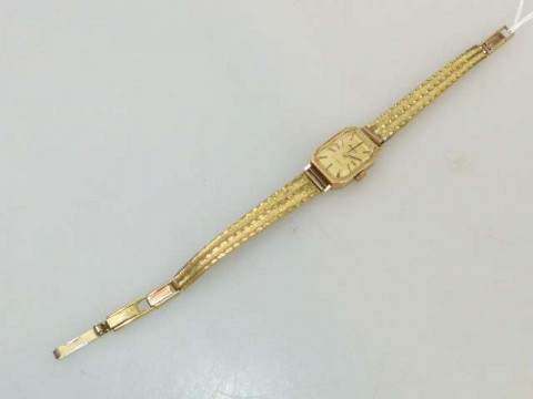 Accurist lady's wristwatch, the case stamped 0.375