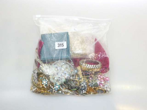 Costume jewellery