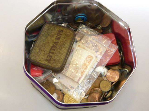 Coins, tokens and bank notes