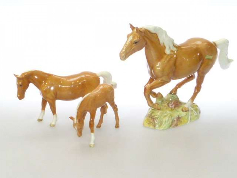 Beswick Galloping horse - Palomino; and Palomino horse and foal (3)