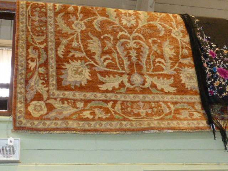 Orange ground Indian rug 2.60 x 1.58