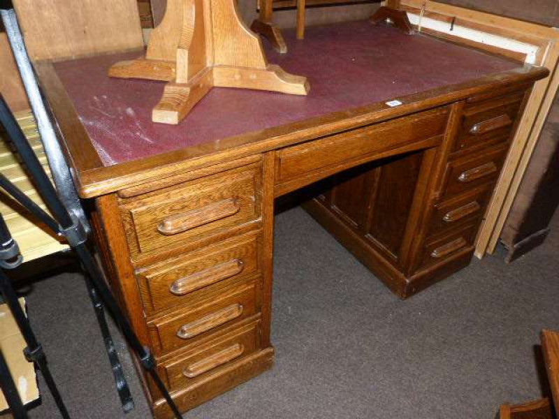 1920's/30's oak eight drawer pedestal desk
