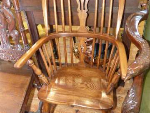 Elm pierced splat back Windsor elbow chair
