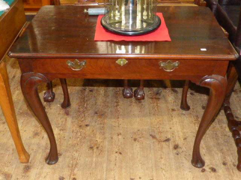 Early 19th Century mahogany single drawer side table on cabriole legs