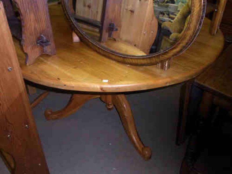 Circular Pine Pedestal Kitchen Table