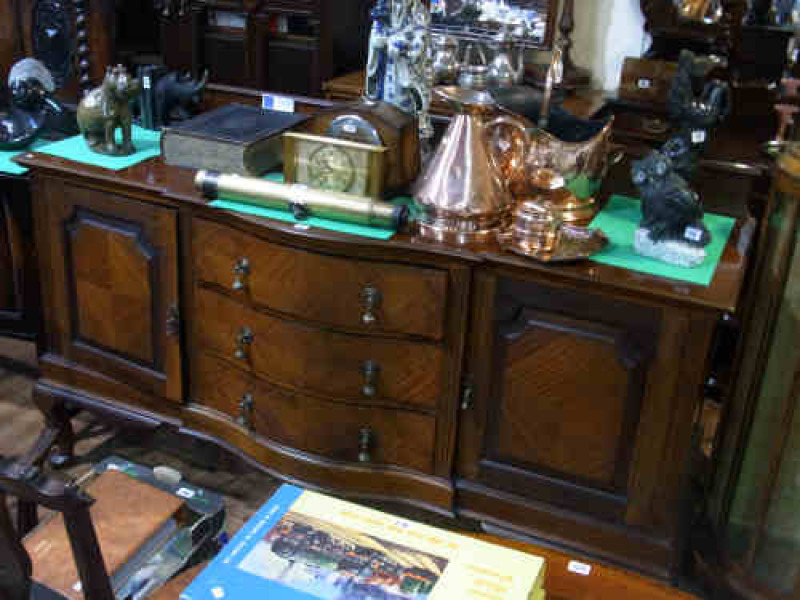 Edwardian Mahogany Bow Front Centre Sideboard on cabriole legs