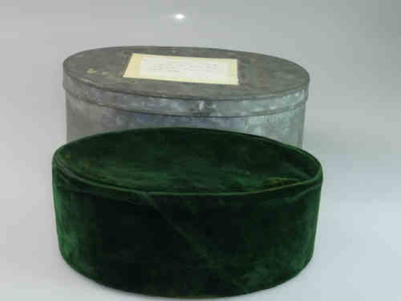 Regimental Cap Issued to 3rd Battalion Medway Regiment in Original Tin