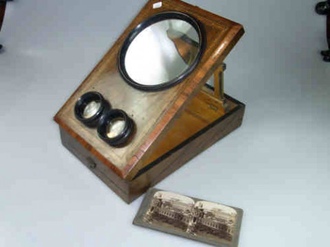 Edwardian Inlaid Walnut Stereoscopic Viewer and Cards