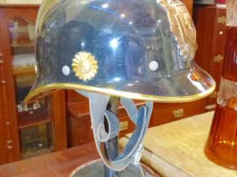 Continental fireman's helmet