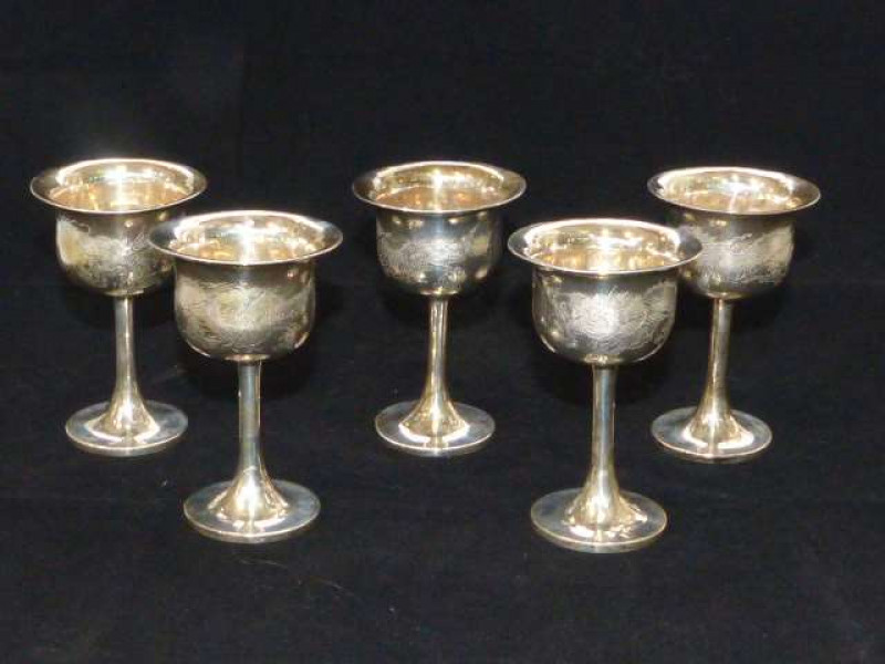 Set of five Chinese Export silver small goblets, 9.5cm, gross 10oz