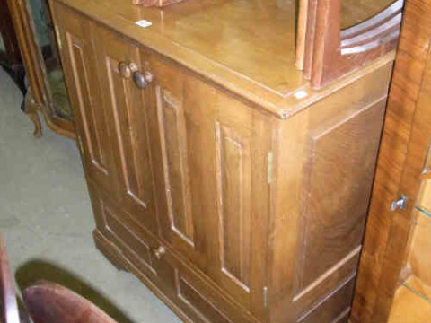 Oak Two-door TV Cabinet