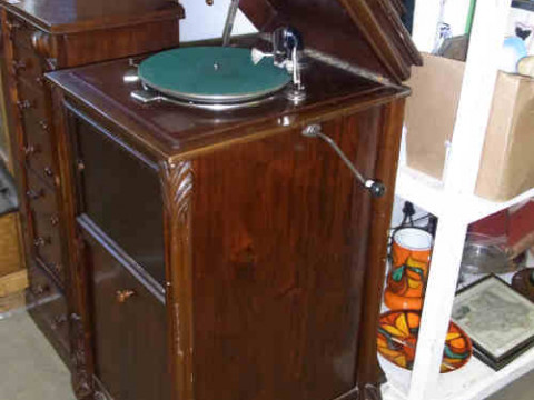 Mahogany Cased Columbia Grafonola