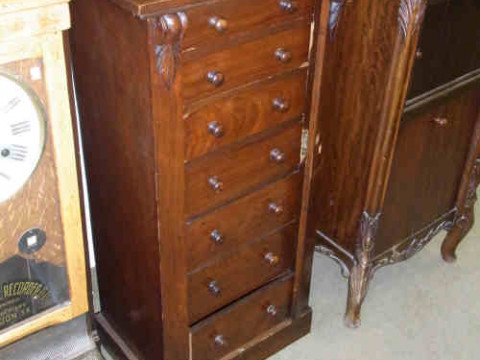 Victorian Mahogany Seven-drawer Wellington Chest