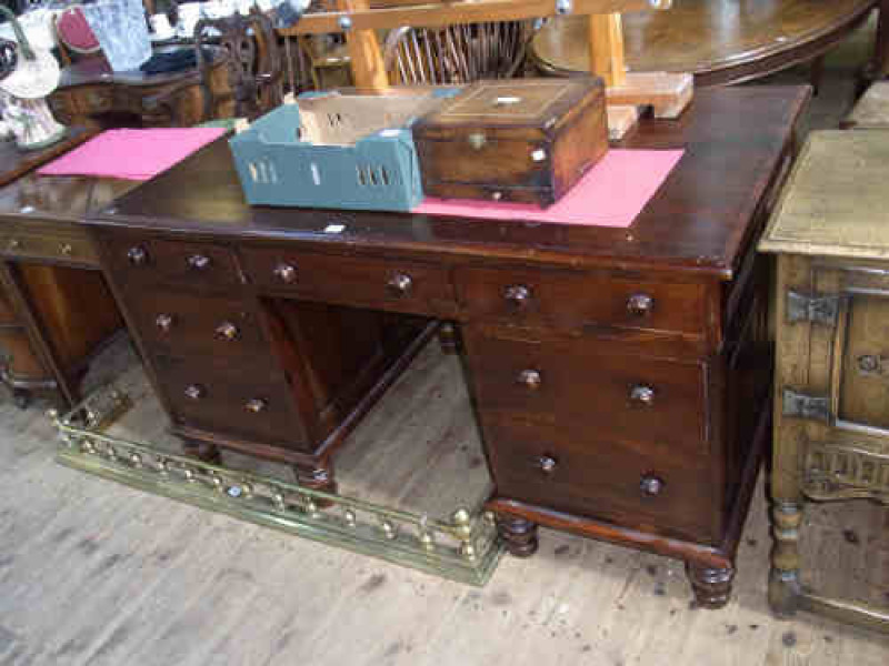 Mahogany Seven-drawer Pedestal Desk on turned legs