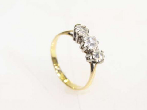 Three-stone diamond ring