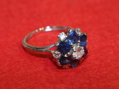 Sapphire and diamond cluster ring