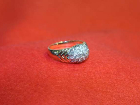 9ct gold and diamond ring