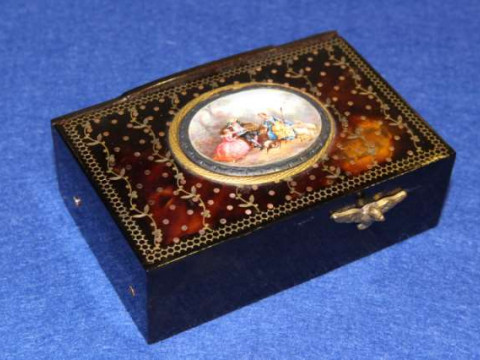 Swiss tortoiseshell singing bird automaton box, 19th Century, decorated...
