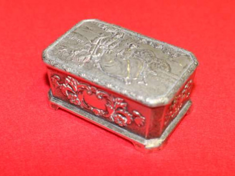 Continental white-metal trinket box