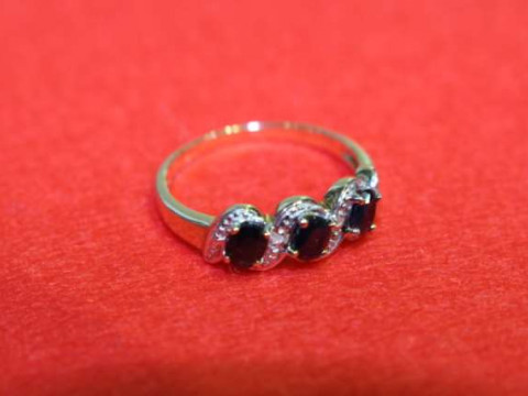 9ct gold, sapphire and diamond ring