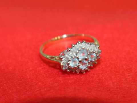 9ct gold, aquamarine and diamond ring