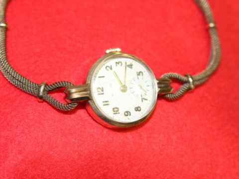 Garrard lady's 9ct gold wristwatch