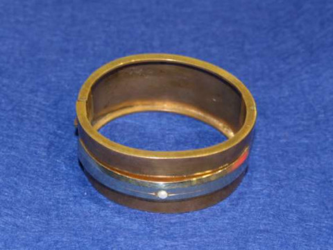 Broad bangle