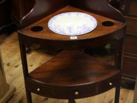Georgian mahogany corner washstand