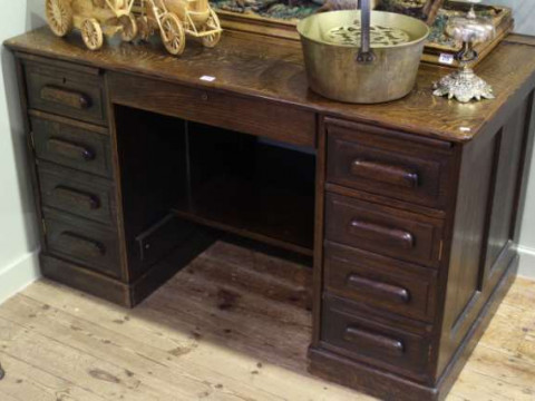 1920's/30's oak pedestal desk