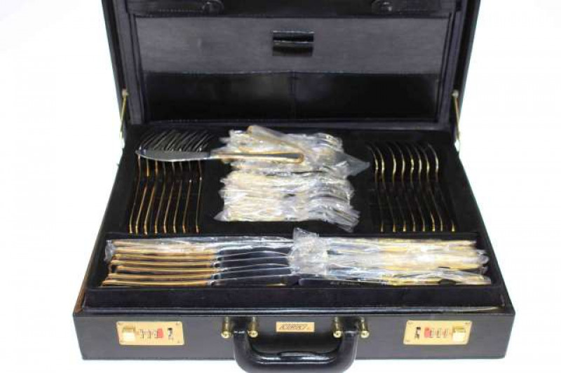 Cased canteen of German cutlery