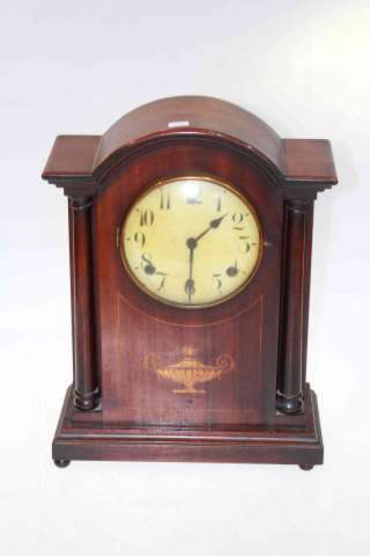 Edwardian inlaid mahogany mantel clock with columns