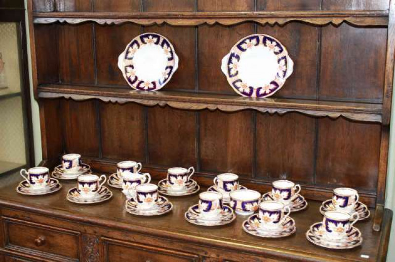 Royal Albert 'Royalty' forty piece tea set