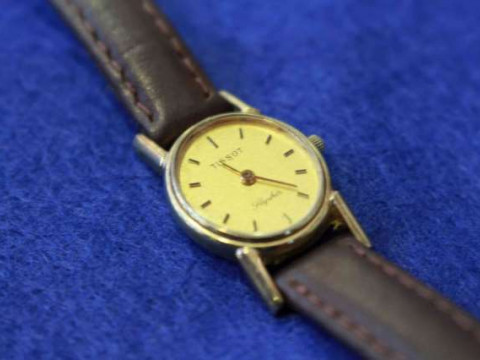 Tissot 9 carat gold lady's wristwatch